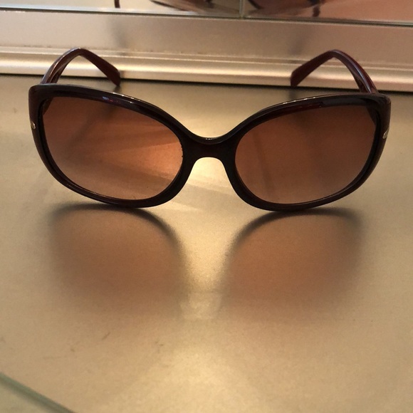 Prada sunglasses ☀️🕶 - Picture 6 of 7